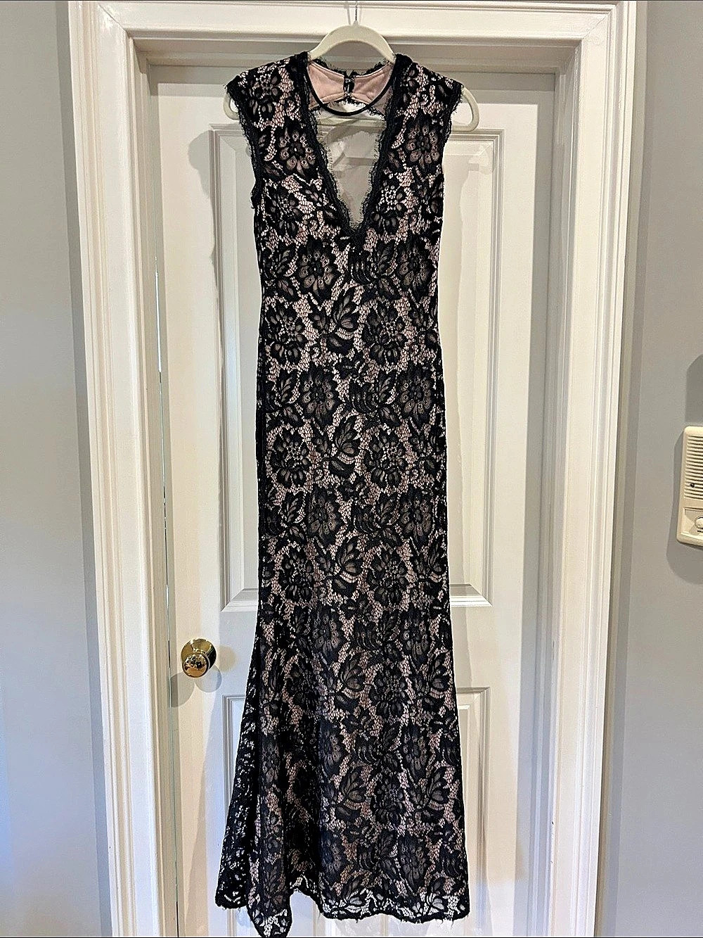 Betsy & Adam Black Lace Nude Lining V-Neck Maxi Gown Black & Pink Size 6
